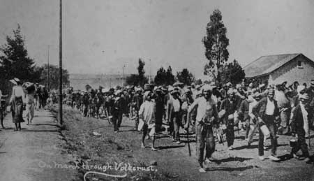The mass meeting of satyagrahis at Volkrust in south Africa, 1913.jpg